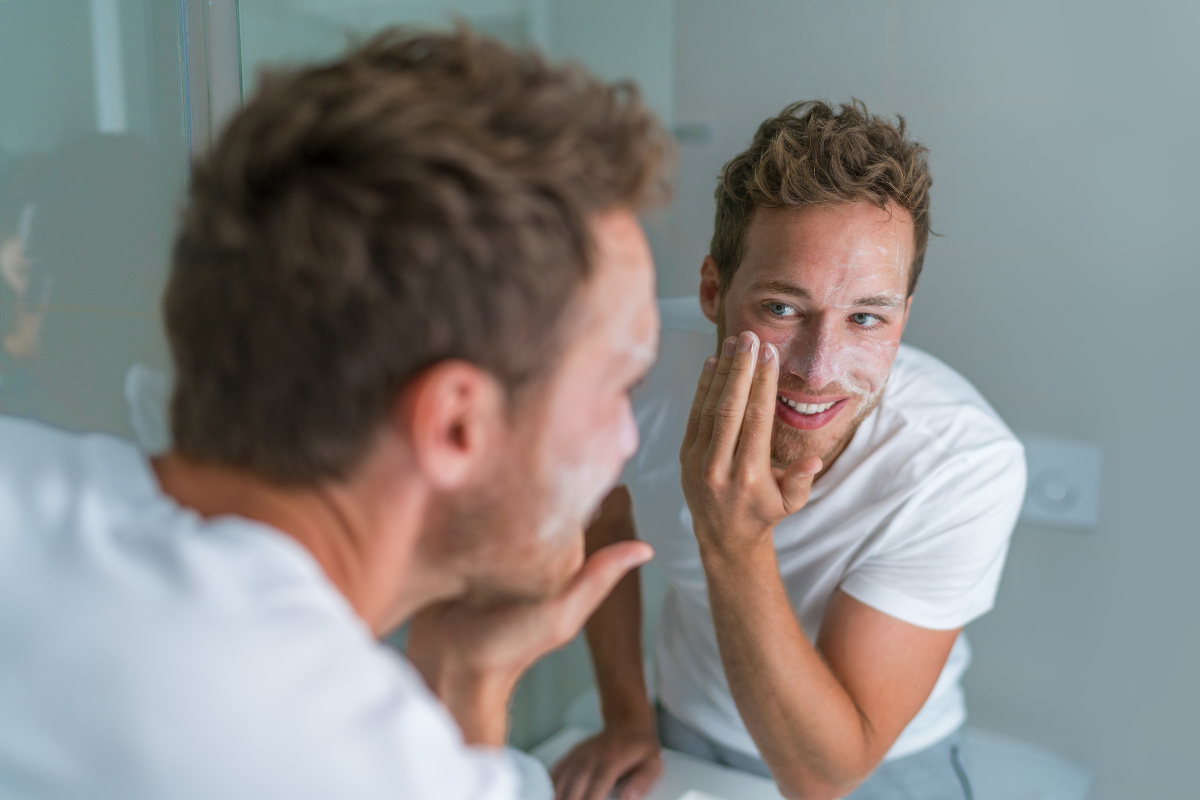 Exfoliation Demystified: Choosing the Right Exfoliant for Your Skin in Winter